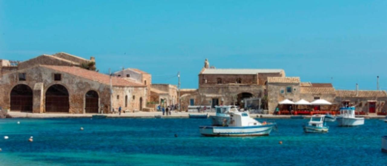 La Casa Sulla Spiaggia Марцамеми Екстериор снимка